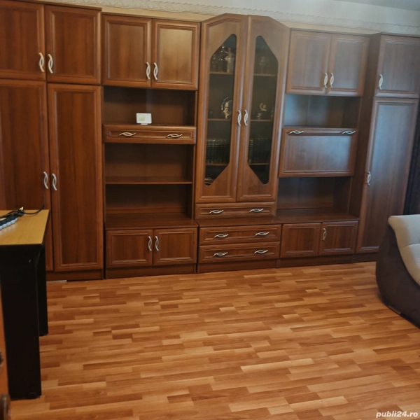 Vând apartament 2camere zona centrală în spate la Clubul Polițiștilor,etaj 2 4 loc parcare asigura — fotografia 1