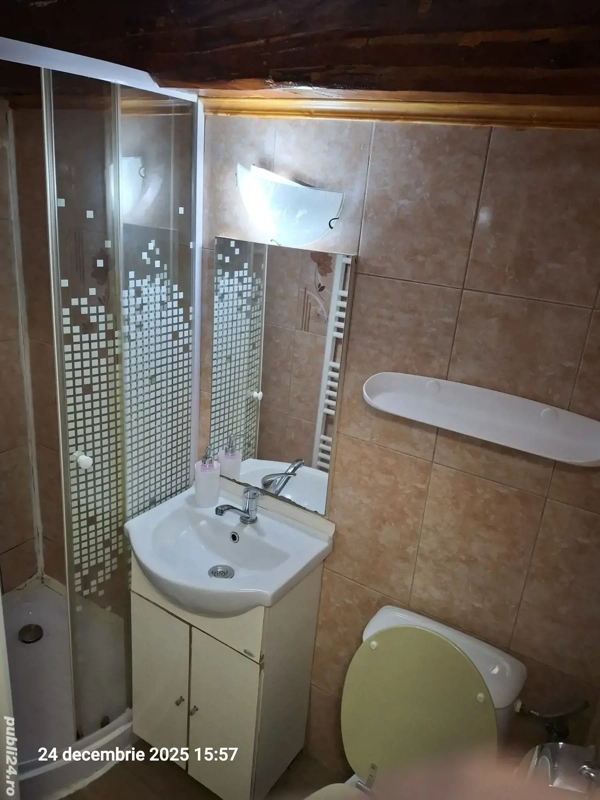 Vand garsoniera la casa pe strada de mijloc — fotografia 3