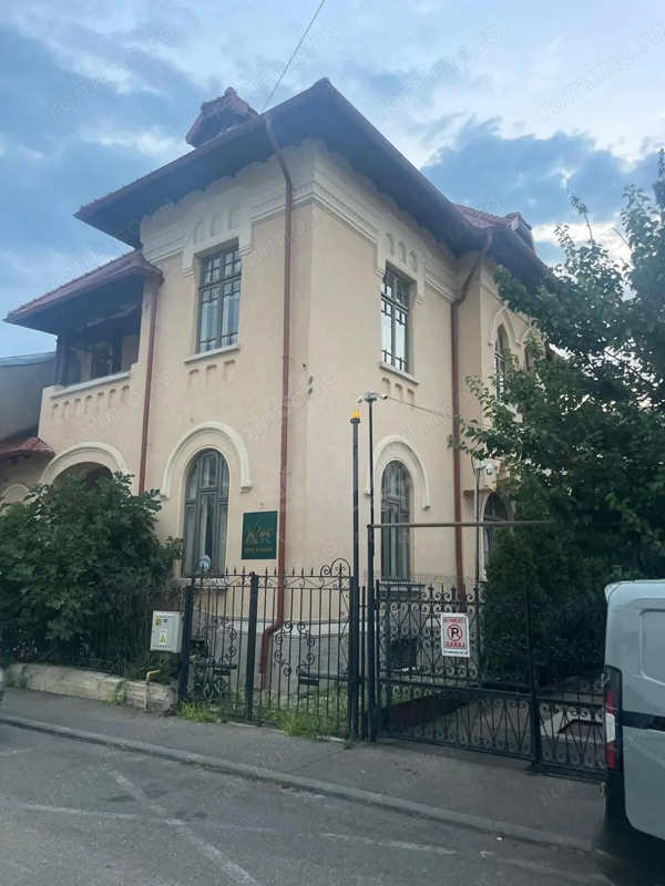 Spațiu Comercial // Birouri, 4 camere, ultracentral, Ploiesti — fotografia 3