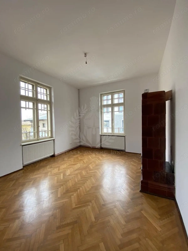 Spațiu Comercial // Birouri, 4 camere, ultracentral, Ploiesti — fotografia 1