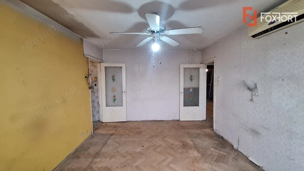 Apartament cu 3 camere + boxa, zona Sagului — fotografia 1
