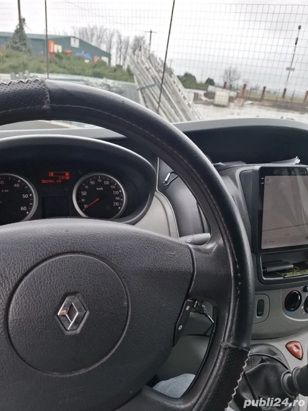RENAULT Trafic 2012 — imagine 3