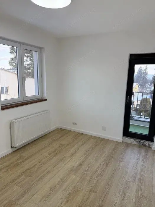 Central - Vanzare apartament 3 camere - Str. Al. Papiu Ilarian — fotografia 3