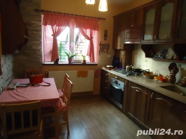 Casă duplex de vânzare în Corunca (în spatele Pensiunii Koronka, nu sub pădure)
