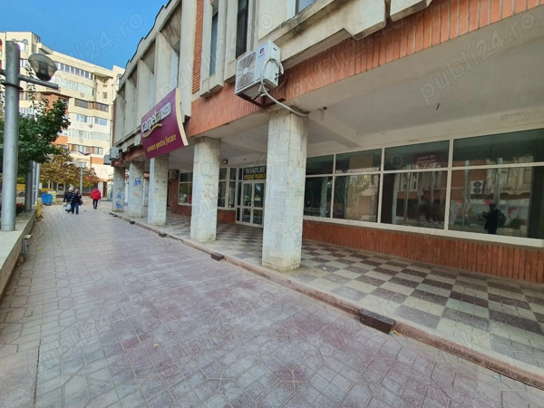 Spațiu Comercial Premium 230mp cu Vitrină de 15ml, Zona Centru Piață