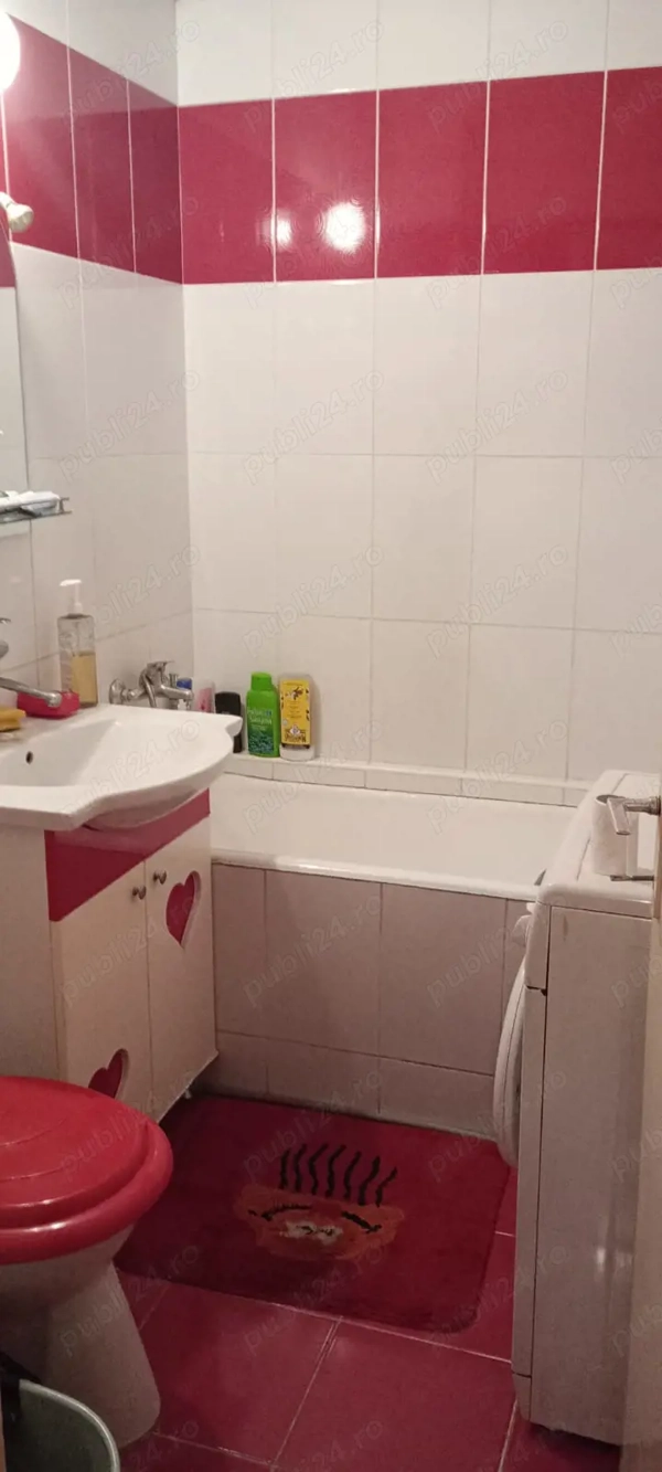 Vand apartament 3 camere Rogerius Oradea — fotografia 1