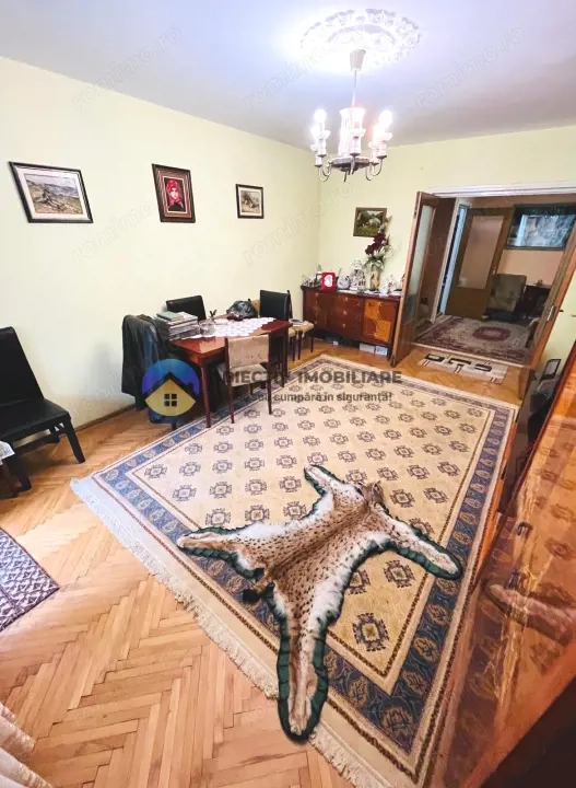 Apartament 3 camere – Bulevardul Traian, zona H-uri – Etaj 1 — fotografia 1