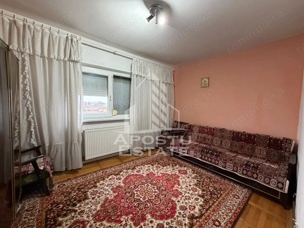 Apartament cu 2 camere, semidecomandat,centrala proprie,zona Girocului — fotografia 3