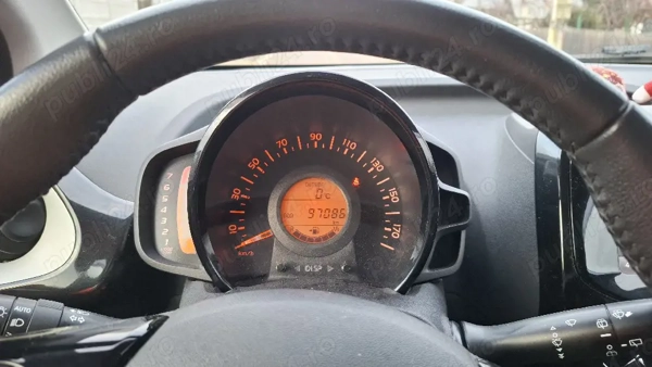 Vând Toyota Aygo