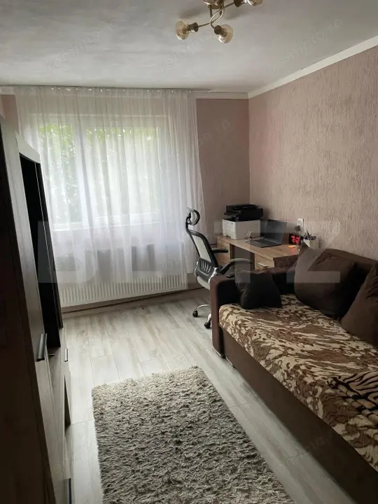Garsoniera de vanzare, 20 mp, zona Velenta — fotografia 1