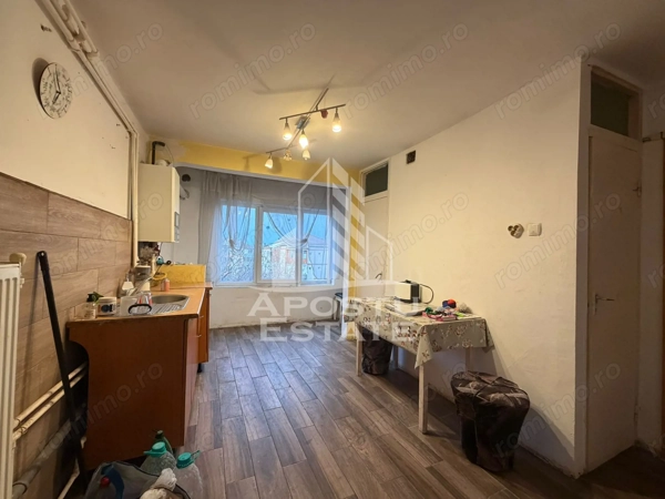 Apartament cu 2 camere, decomandat, centrala proprie, zona Soarelui — fotografia 3