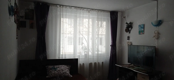 Vând apartament cu 2 camere în oraș Costești — fotografia 3