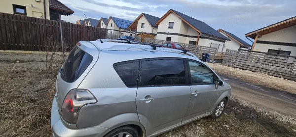 TOYOTA Corolla Verso