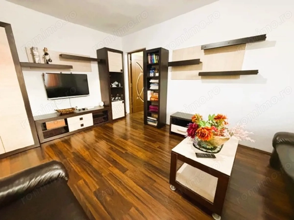 Apartament 3 cam, 2 balcoane, lift nou, gata de mutat — fotografia 1