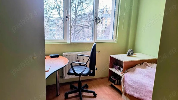 Apartament 3 camere decomandat de vânzare Berceni- Pta Sudului, bloc 1978, etaj 3 4