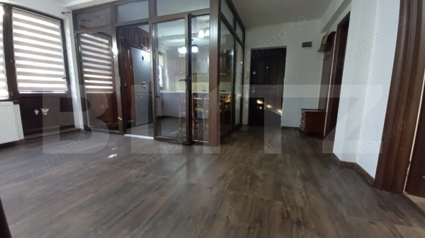 Apartament mobilat, 3 camere, 63 mp, curte 49 mp, parcare, cart Europa ! — fotografia 1