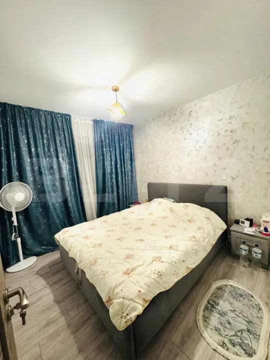 Apartament de vanzare, cu 2 camere, renovat complet, etaj 3 — fotografia 3