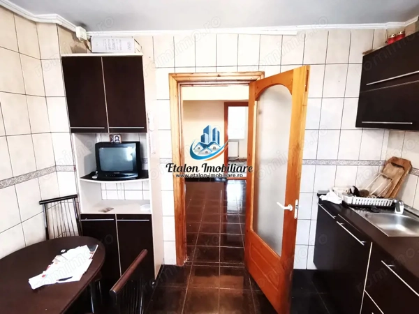 Apartament 4 camere decomandat, etaj 4, Maratei 3 — fotografia 3