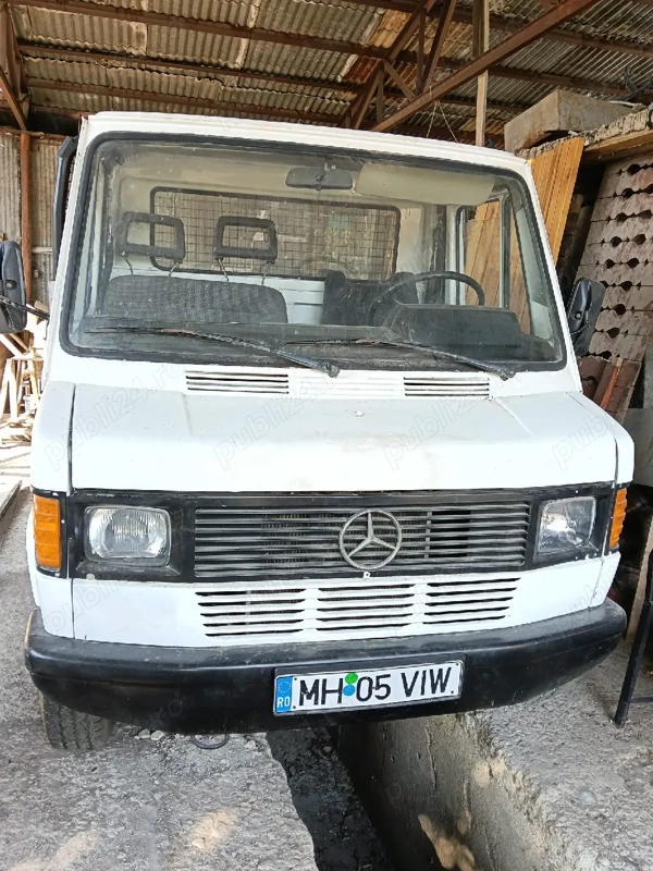 MERCEDES-BENZ 300 1980