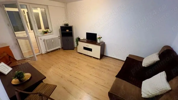 Apartament 2 camere. Bld. Brancoveanu, Zona Huedin. Loc parcare — fotografia 2