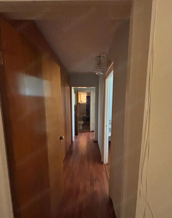 Apartament 3 camere. Centrala proprie. Bld. Brancoveanu. Zona Covasna — fotografia 3