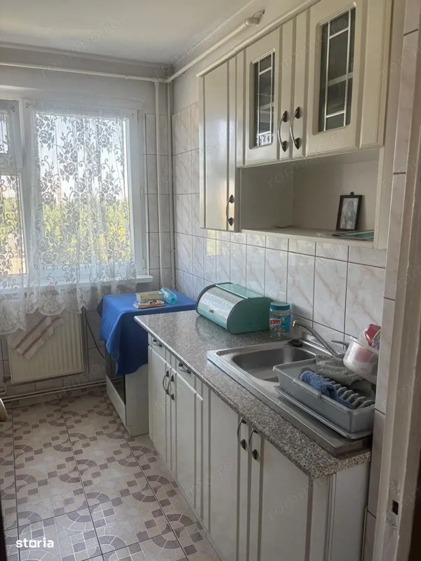 Apartament 3 camere. Centrala proprie. Bld. Brancoveanu. Zona Covasna — fotografia 1