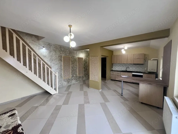 Apartament cu 3 camere, 54mp, etaj 5/5 - Zona Dambovita — fotografia 1