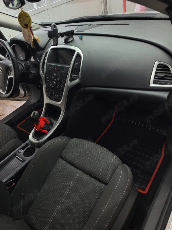 OPEL Astra 2011 — imagine 4