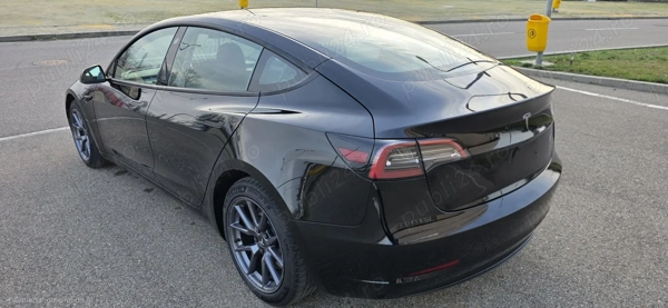 TESLA Model 3 2023 — imagine 4