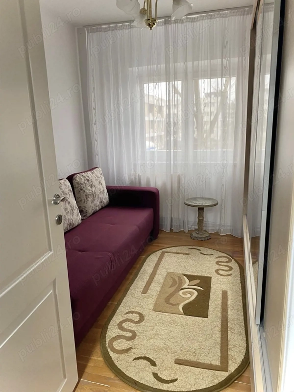 Apartament 3 camere zonă centrală, renovat recent, complet mobilat — fotografia 1