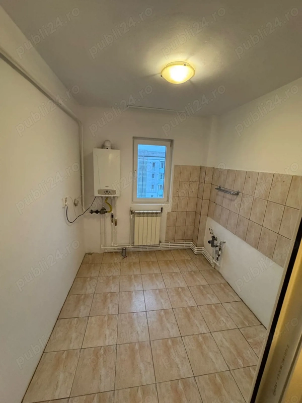 Vând apartament cu 3 camere — fotografia 1