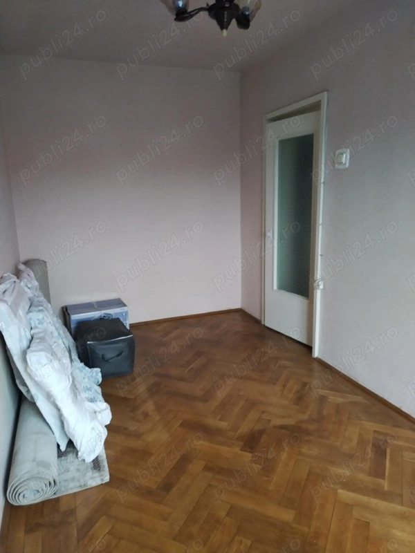 Vând sau schimb apartament 3 camere,et 3,zona Kogălniceanu Deva — fotografia 2