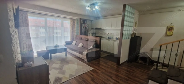 Apartament superb cu scara interioara — fotografia 1