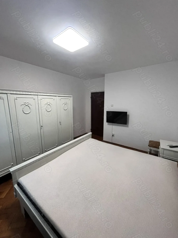 Inchiriez apartament 2 camere City Park Mall 70mp decomandat renovat ,centrala pe gaze,termen lung — fotografia 3