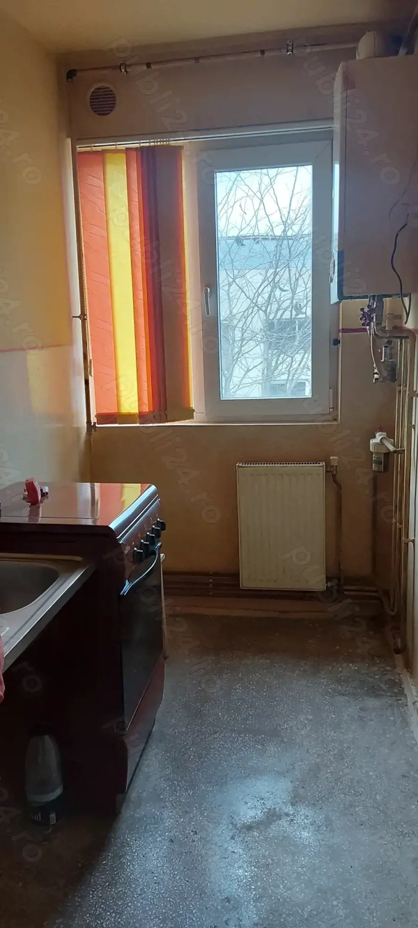 Apartament cu două camere, zona Girocului -Martirilor ,lângă piată — fotografia 1