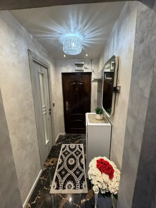 Apartament lux 35 mp Baia Sprie, decomandat, mobilat, AC, etaj 4 — fotografia 1