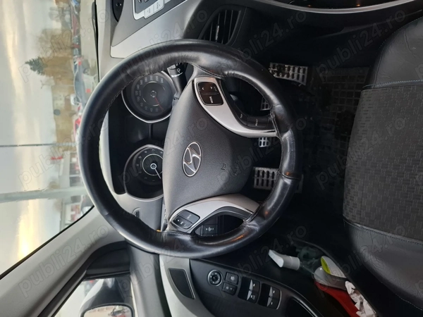 HYUNDAI Elantra 2011 — imagine 3