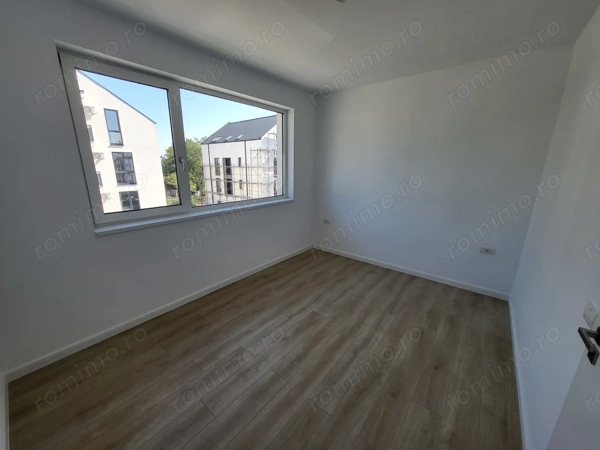 Apartament 2 camere. Etaj 1. Bucatarie inchisa. Decomandat. Asfalt — fotografia 3