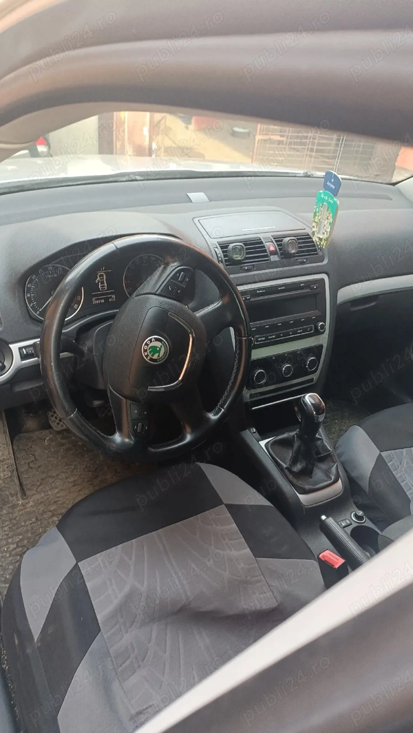 SKODA Octavia 2012 — imagine 4