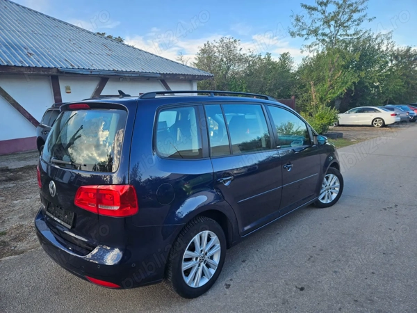 VOLKSWAGEN Touran 2011 — imagine 4
