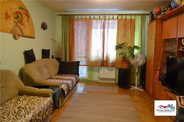 Apartament 3 Camere de Vanzare Zona Tudor — fotografia 1