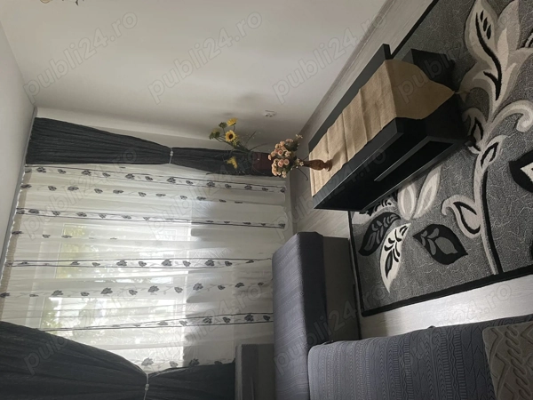 Închiriez apartament 3 camere Trivale 1700 — fotografia 1