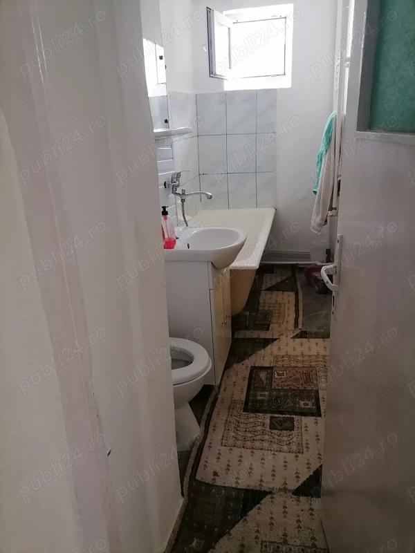 Închiriez apartament cu 2 camere pe strada Luceafărul nr 7 — fotografia 2