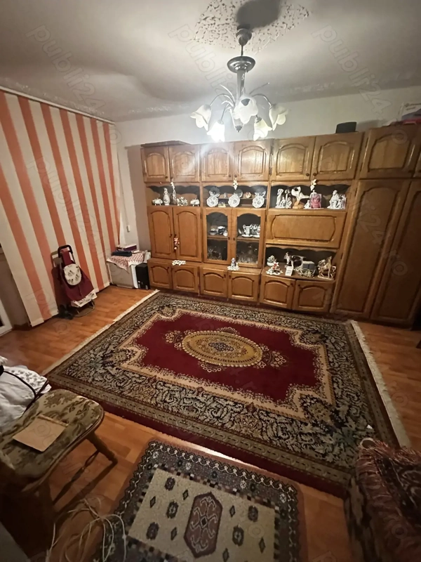 Apartament cu 2 camere de vanzare decomandate, 47 mp, cart Dealul Florilor