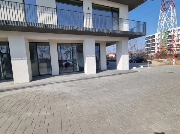 Închiriere spațiu în salon 5 Stars Beauty Parter, stradal, vad comercial