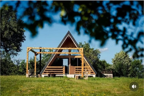 Casă A-Frame, de locuit sau afacere la cheie, teren 7000 mp, 3 stele autorizată