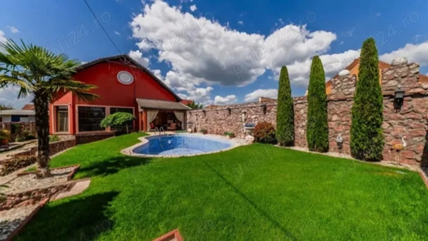 Vând casă vila S+P+M, cu piscină, în Arad, zona Gradiste