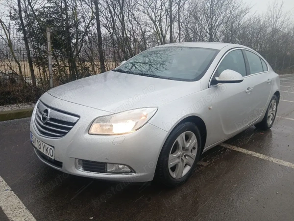 Opel insignia 2011=automată
