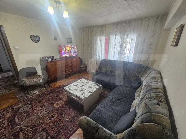 Apartament de vanzare 4 camere - Beclean — fotografia 1