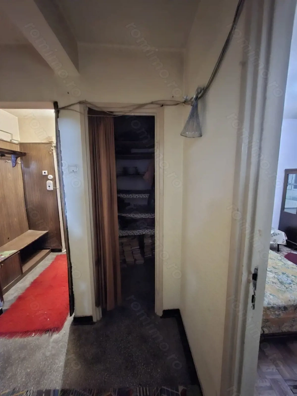 Inchiriez apartament 2 camere str.Alunisului — fotografia 3